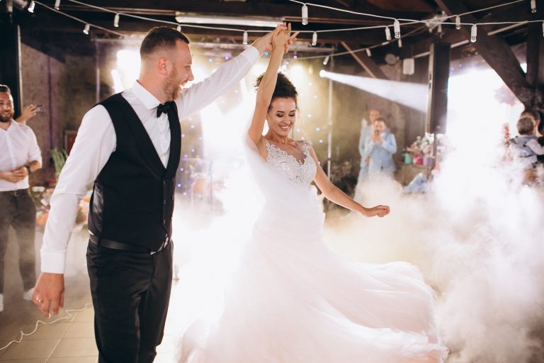 couple dancing in their wedding in Ottawa